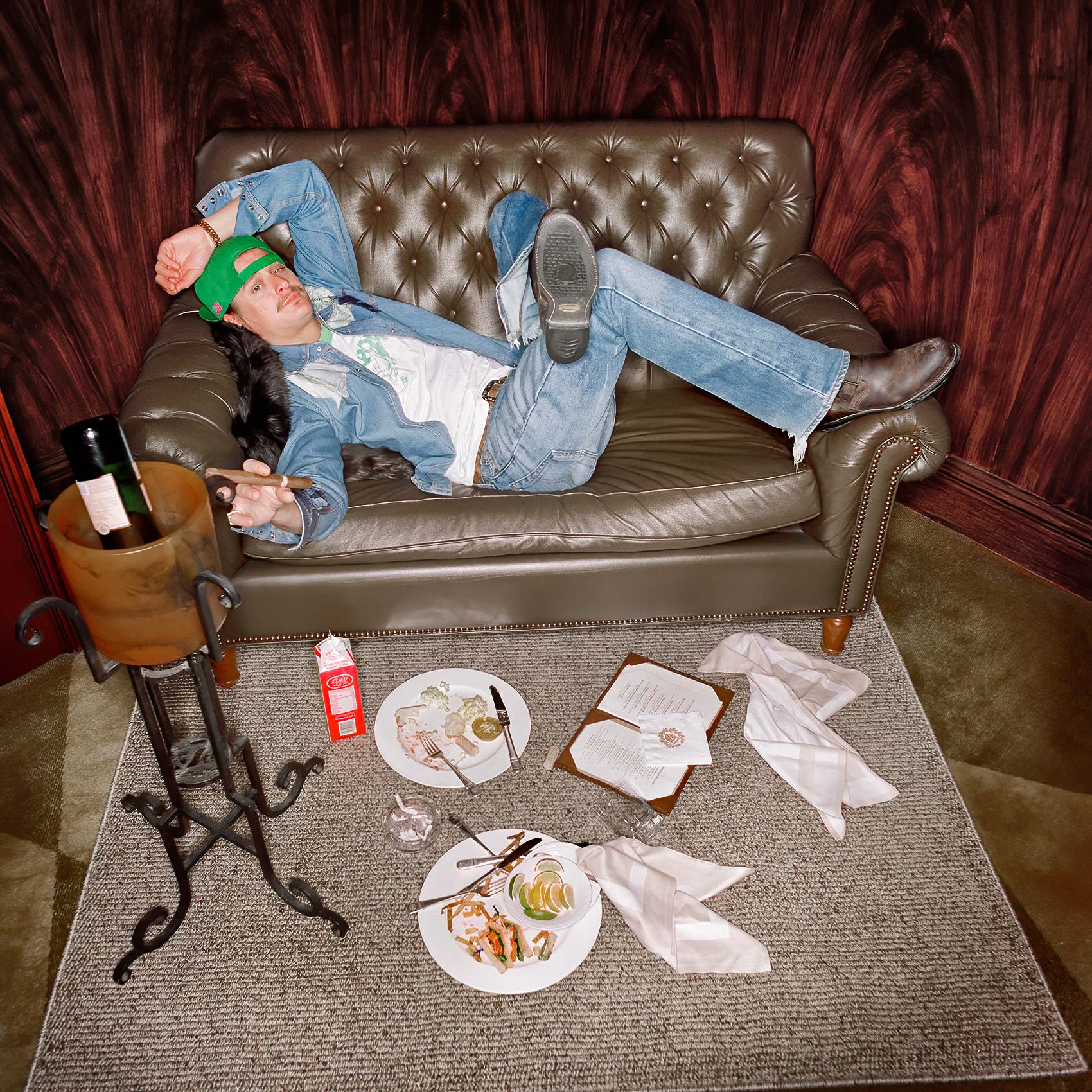 celebrity-and-singer-kid-rock-poses-for-an-amazing-portrait-in-his-hotel-room