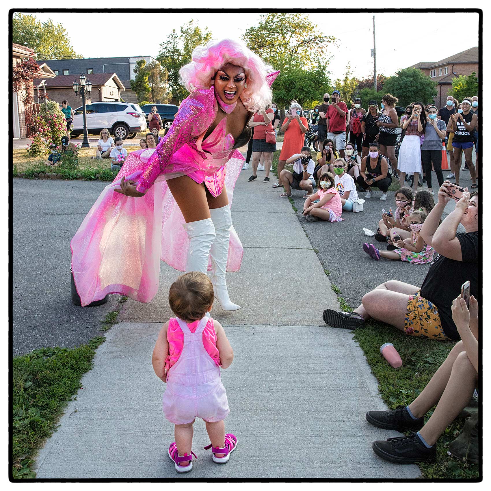 drag-queen-sofonda-cox-dances-with-baby-during-a-north-york-performance