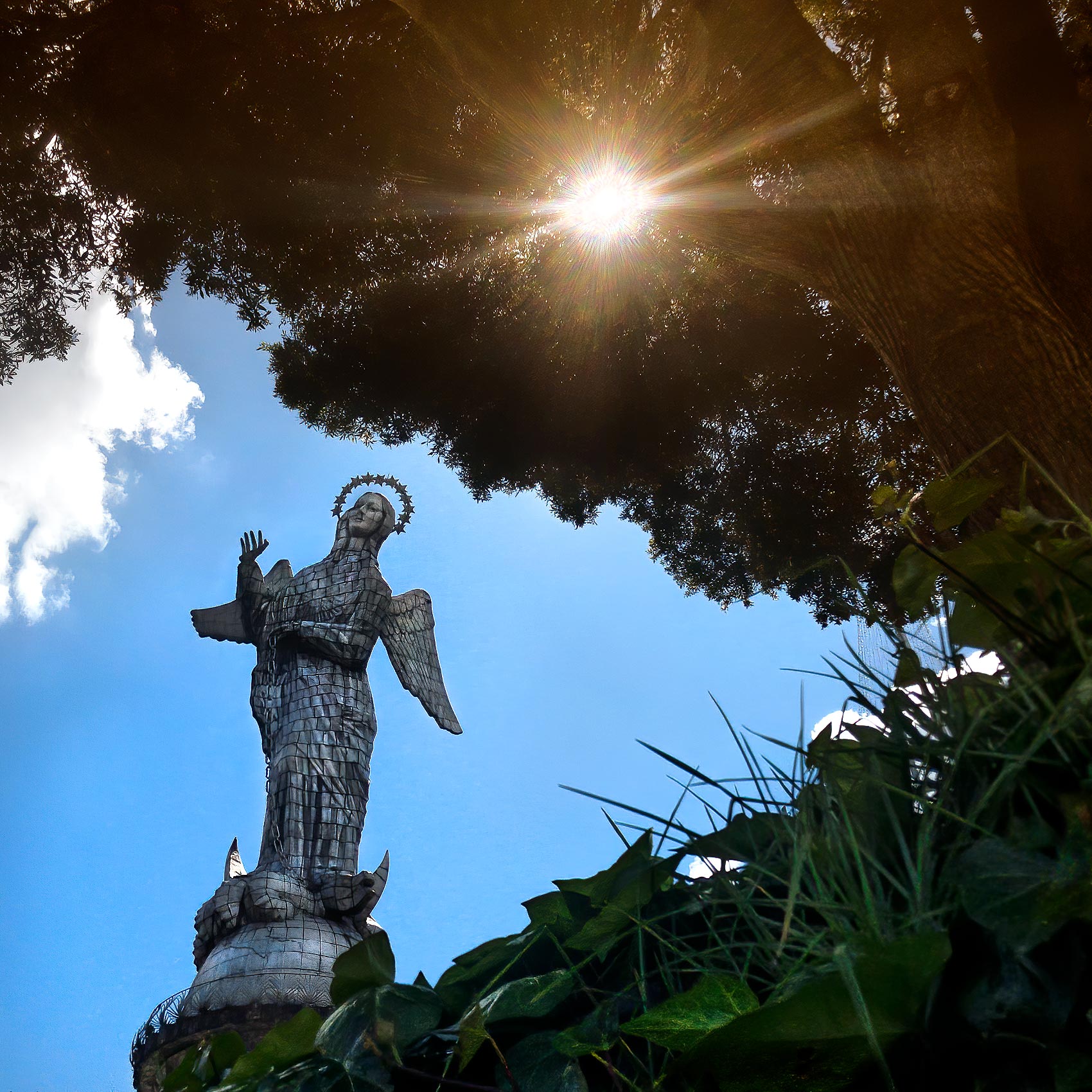 unique-photo-of-the-virgin-of-quito-statue-at-sunset-by-toronto-travel-photographer